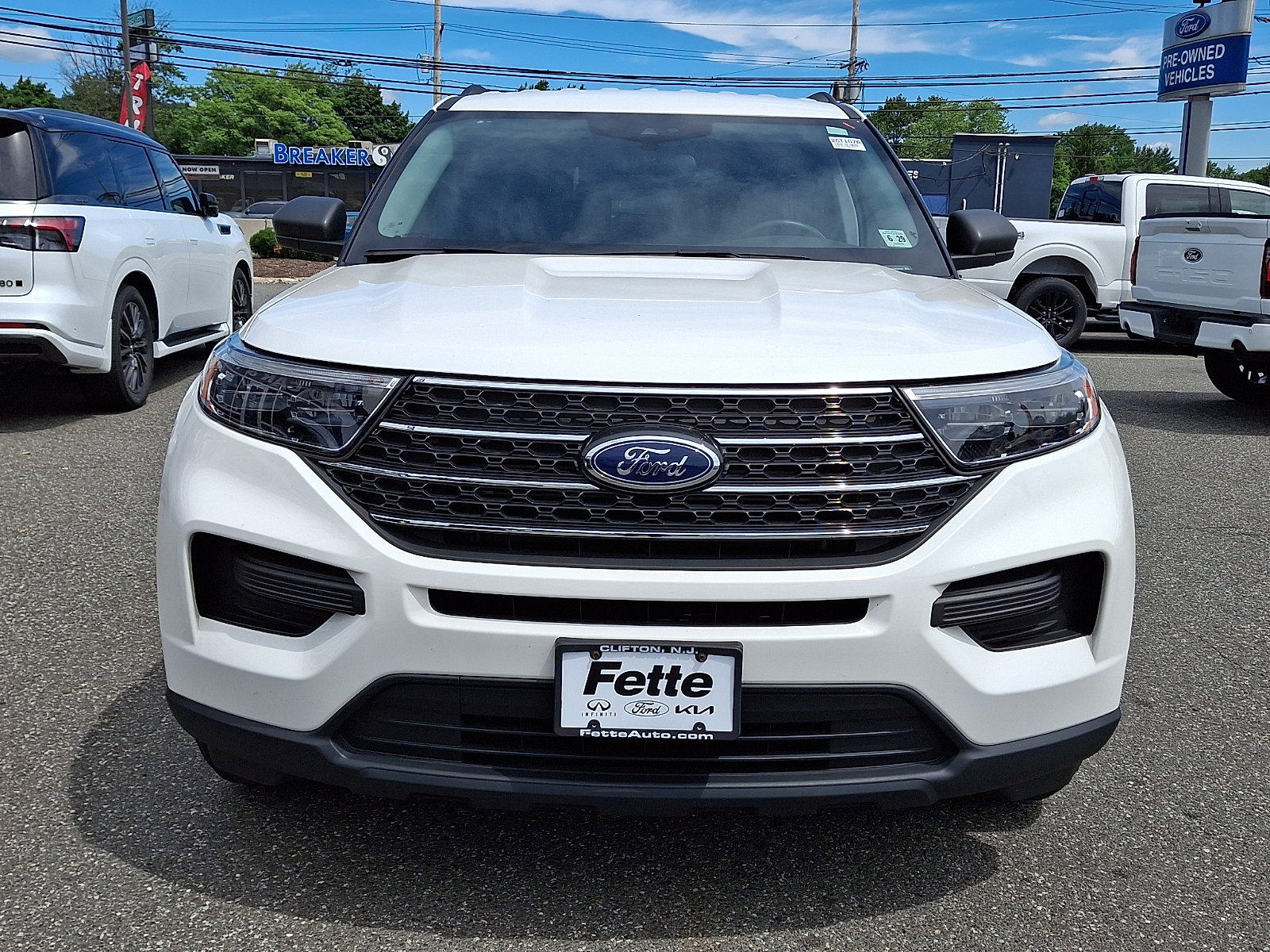 Certified 2024 Ford Explorer XLT AWD/4WD image 2