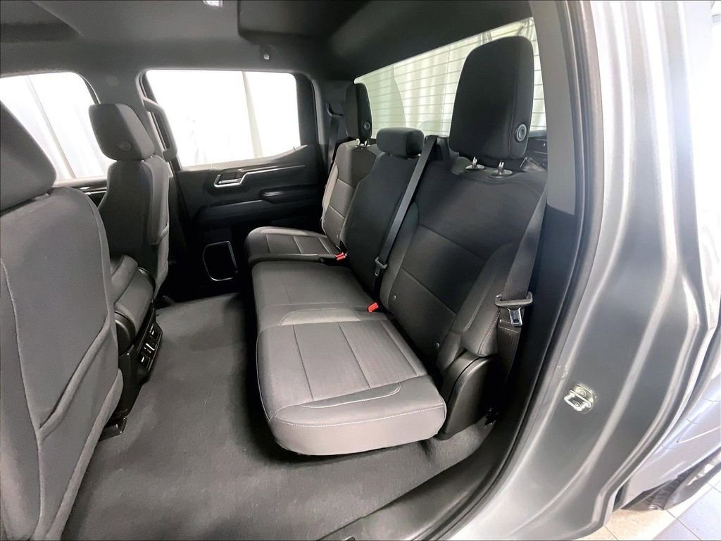 Used 2023 Chevrolet Silverado 1500 LT AWD/4WD image 15
