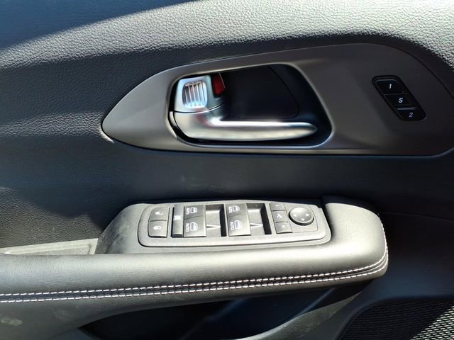 New 2027 Chrysler Pacifica Limited FWD image 11
