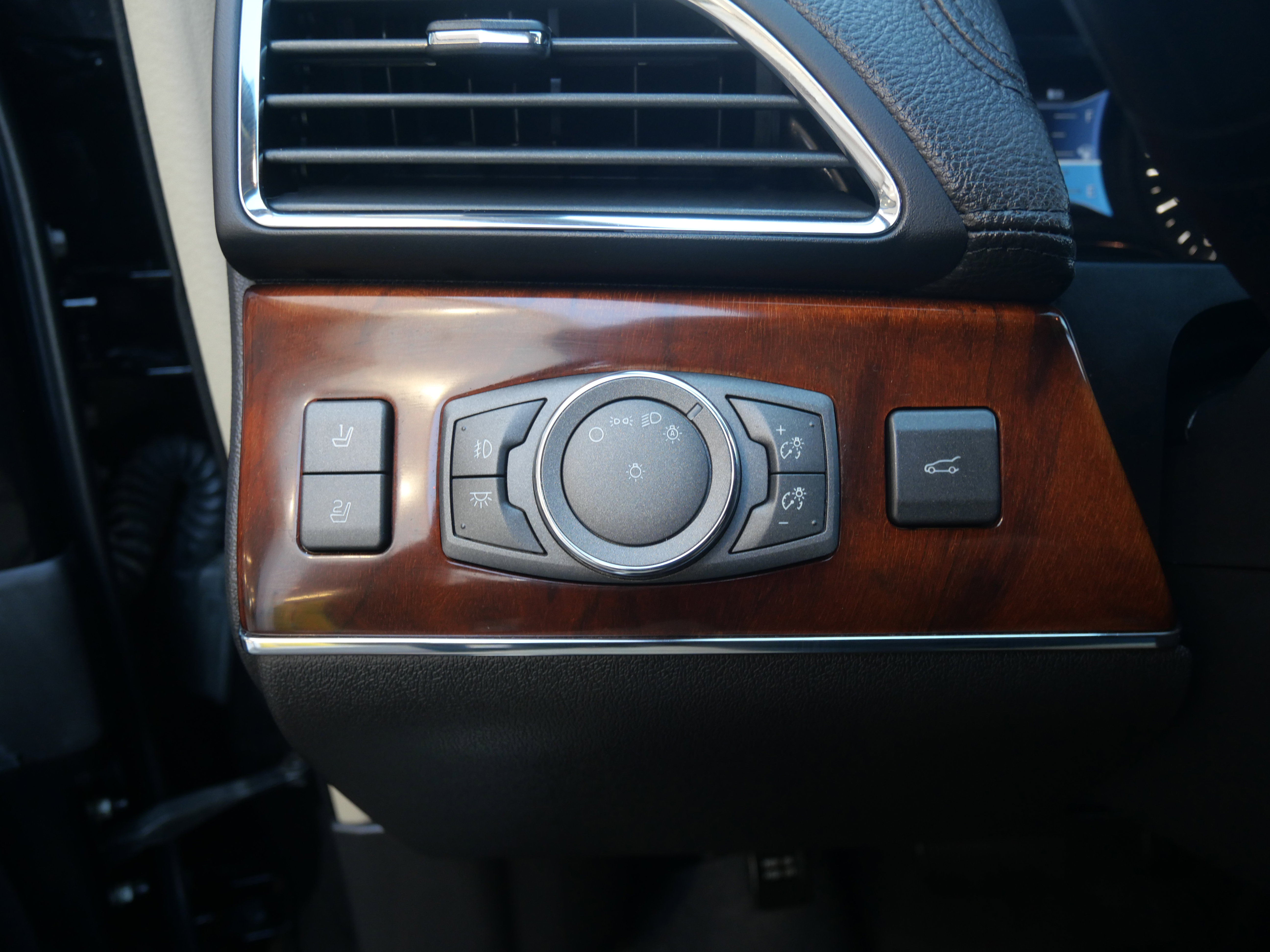 Used 2013 Lincoln MKX FWD image 21