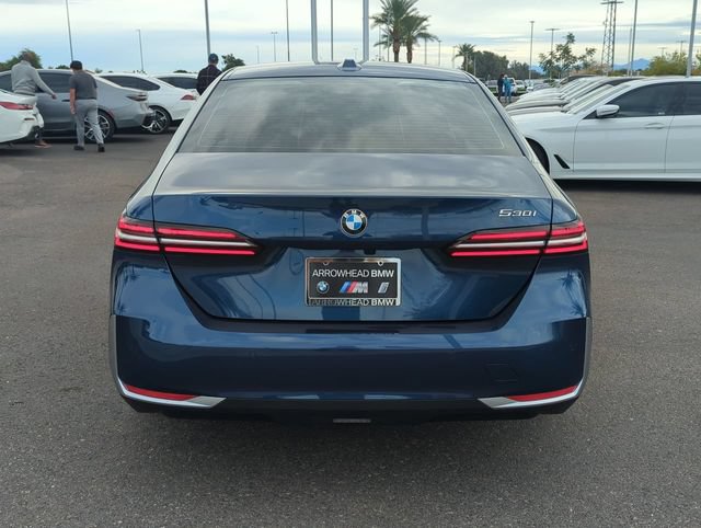 Used 2026 BMW 530i w/ Premium Package RWD image 7