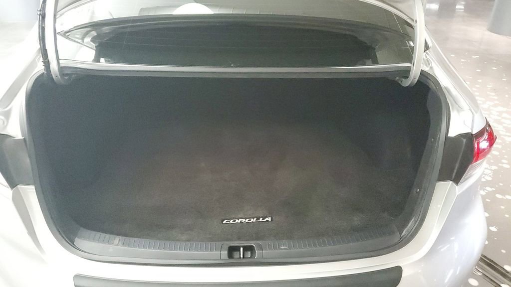 Used 2020 Toyota Corolla SE w/ Carpet Mat Package (TMS) image 10