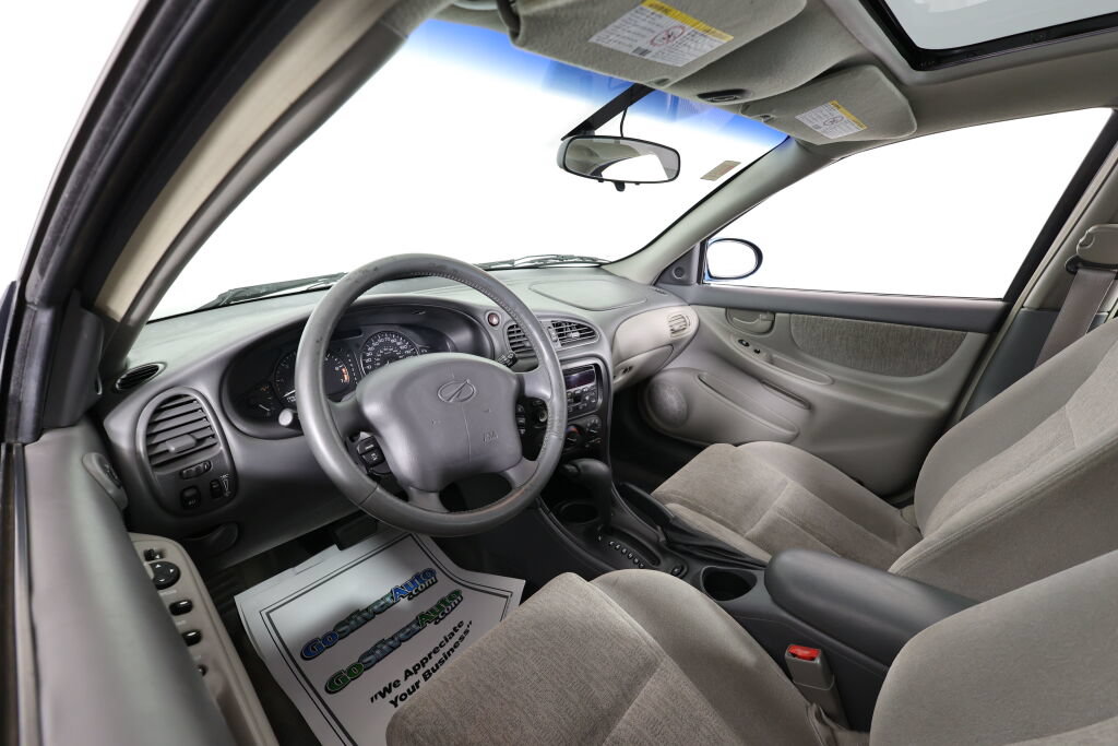 Used 2002 Oldsmobile Alero GL w/ Sun & Sound Pkg FWD image 10