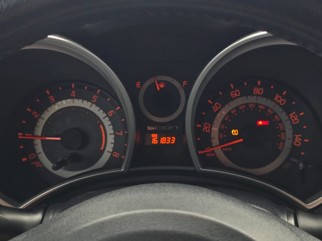 Used 2015 Scion tC FWD image 20