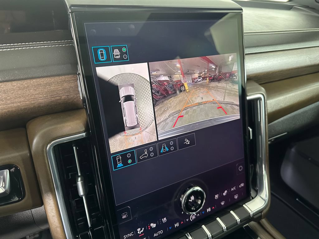 Used 2025 GMC Yukon Denali Ultimate AWD/4WD image 21