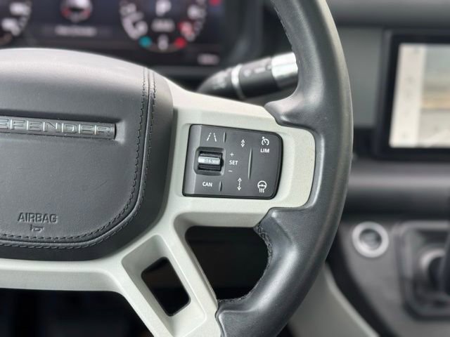 Used 2020 Land Rover Defender 110 HSE AWD/4WD image 24