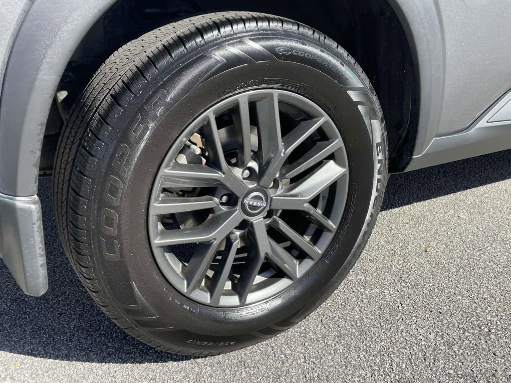 Used 2023 Nissan Rogue S AWD/4WD image 7