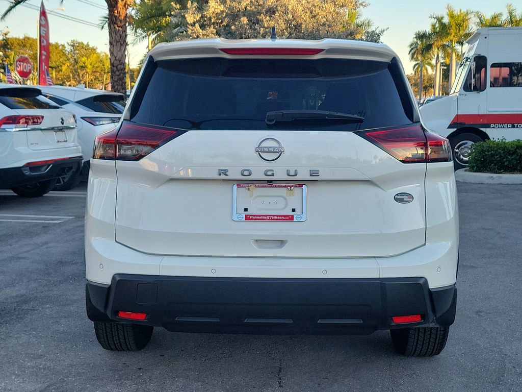 Certified 2025 Nissan Rogue S image 5