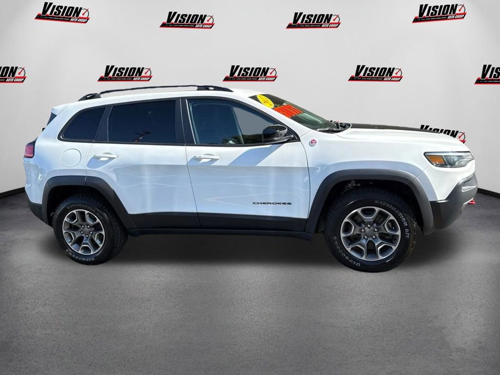 Used 2022 Jeep Cherokee Trailhawk image 4