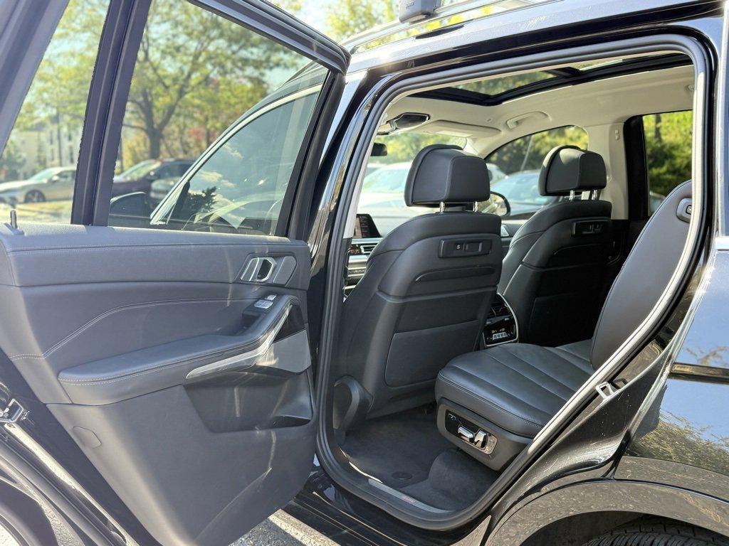 Used 2021 BMW X7 xDrive40i image 21