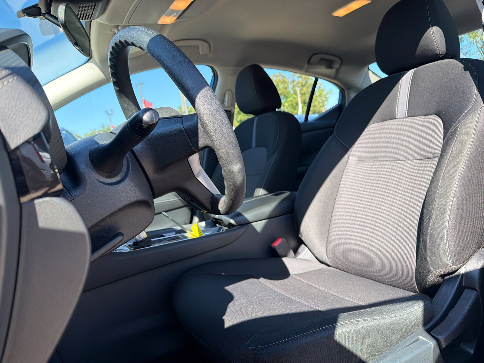 Used 2025 Nissan Sentra SV FWD image 8