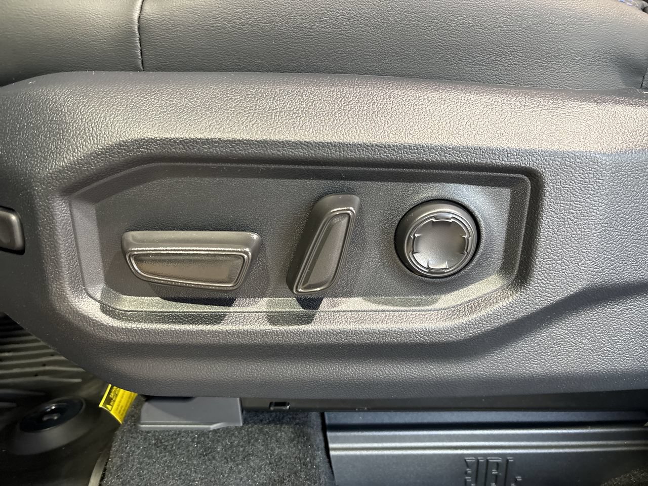 New 2026 Toyota Tundra Platinum AWD/4WD image 12