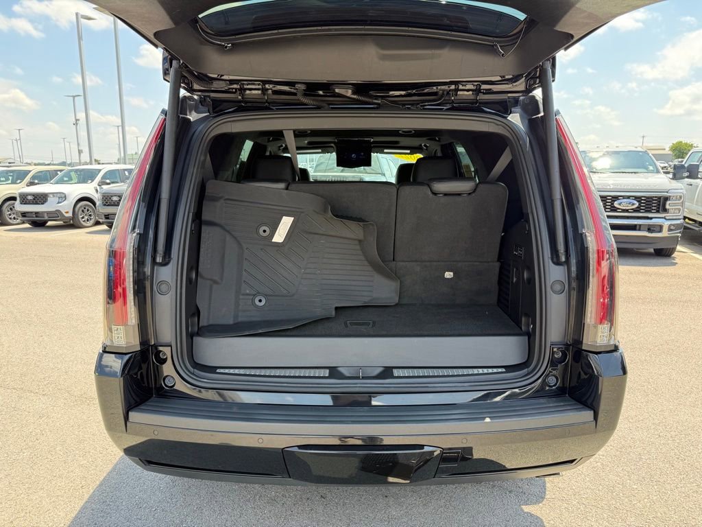 Used 2020 Cadillac Escalade Platinum AWD/4WD image 39