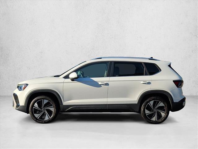 Used 2025 Volkswagen Taos SE AWD/4WD image 8