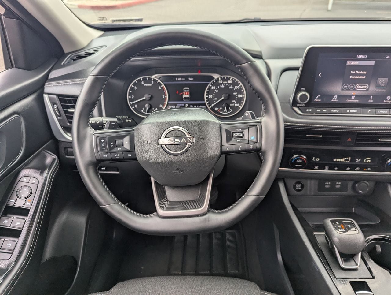 Certified 2025 Nissan Rogue SV FWD image 17