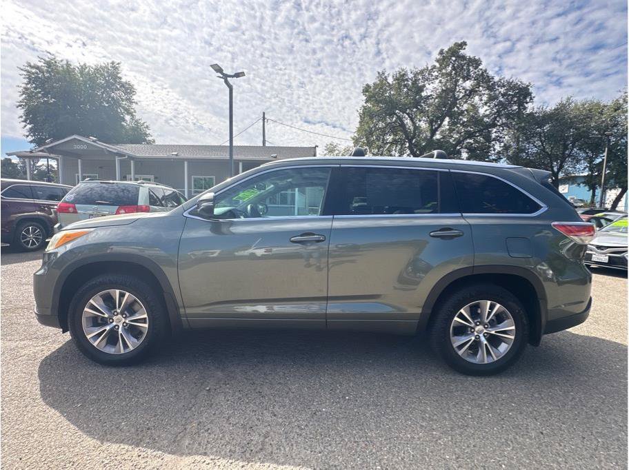 Used 2014 Toyota Highlander XLE AWD/4WD image 4