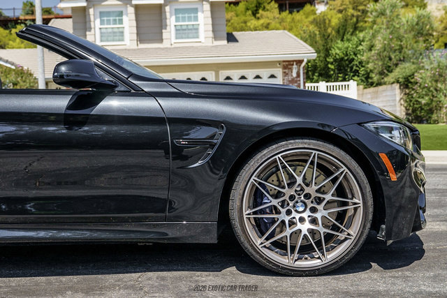 Used 2020 BMW M4 Convertible w/ Competition Package RWD image 11