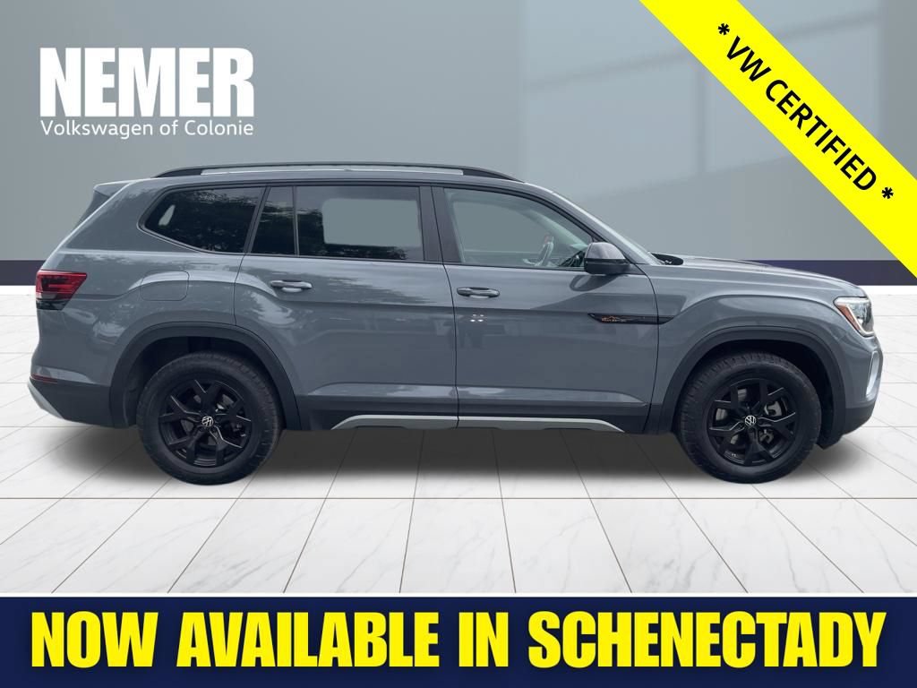 Certified 2025 Volkswagen Atlas Peak Edition SE AWD/4WD image 8