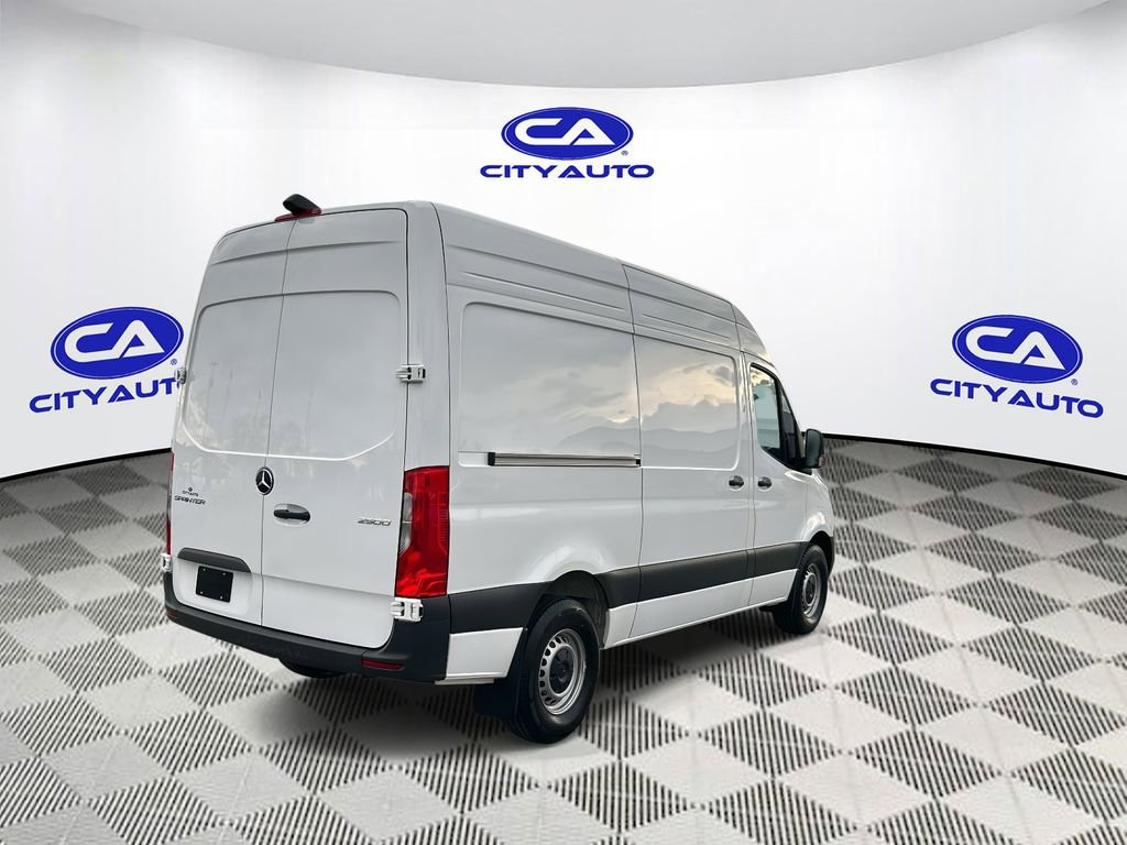Used 2025 Mercedes-Benz Sprinter 2500 image 3