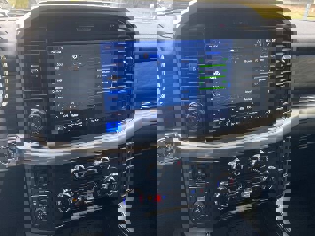 Used 2025 Ford F150 Lariat w/ Equipment Group 501A Mid image 26