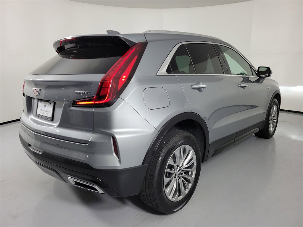 Certified 2025 Cadillac XT4 Premium Luxury image 4