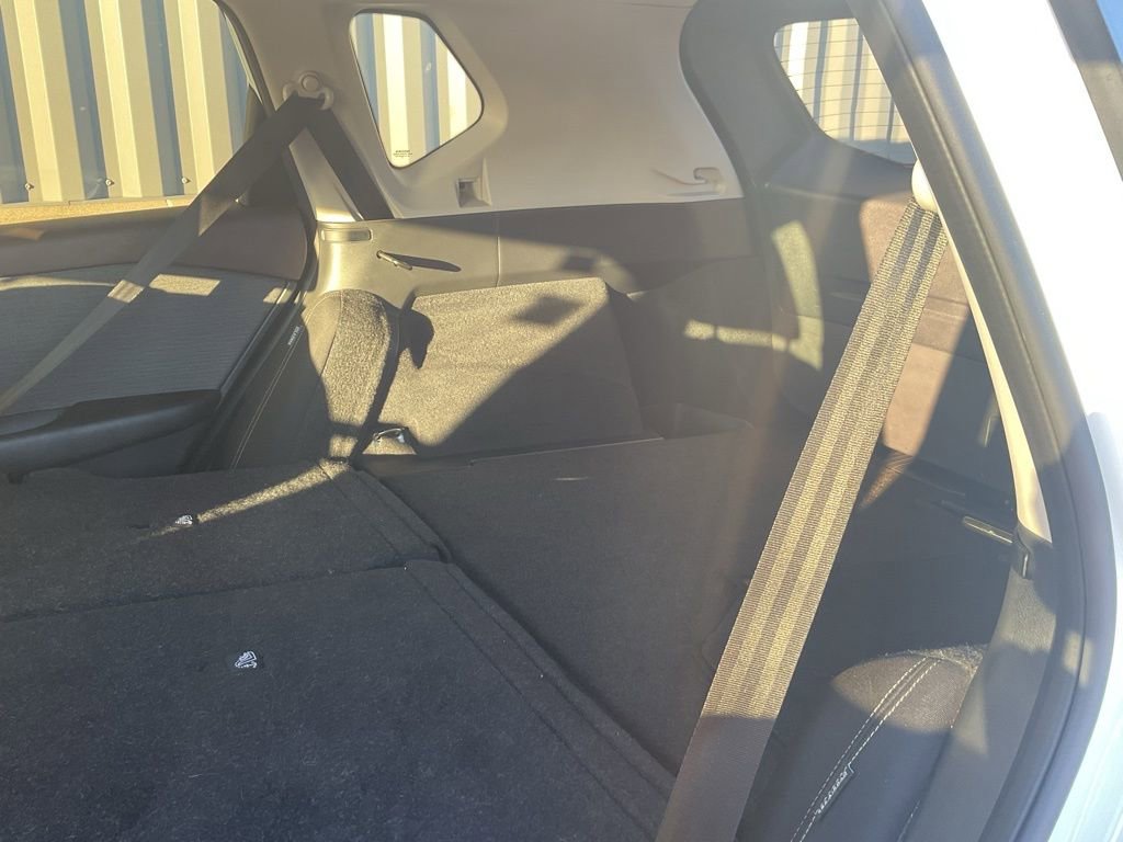 Used 2023 Nissan Rogue S image 19