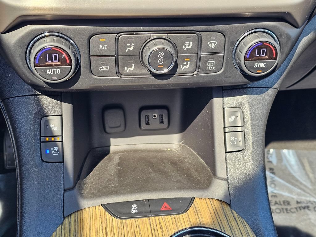 Used 2017 GMC Acadia Denali w/ Technology Package AWD/4WD image 35