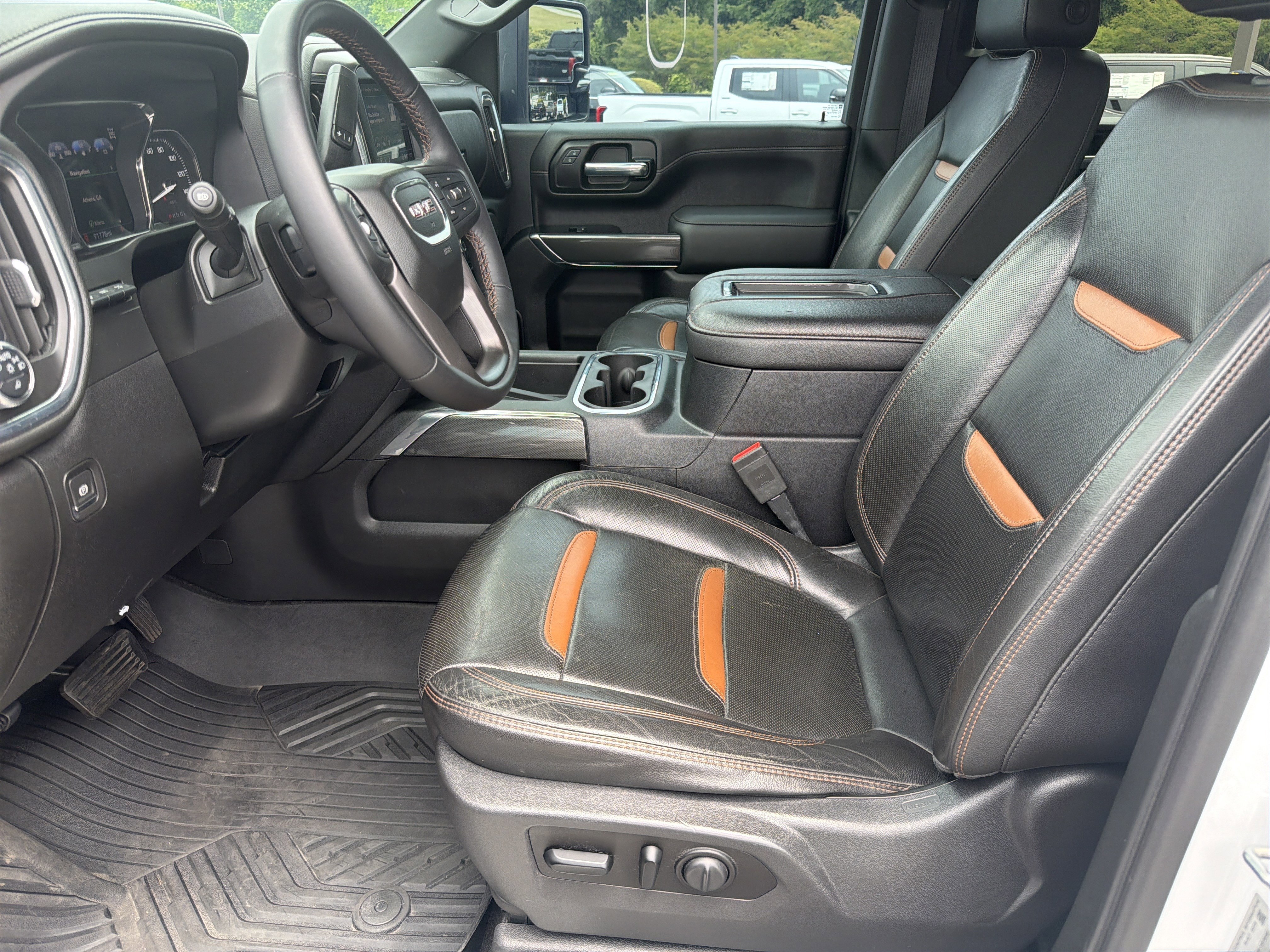 Used 2020 GMC Sierra 2500 AT4 w/ AT4 Premium Package AWD/4WD image 18
