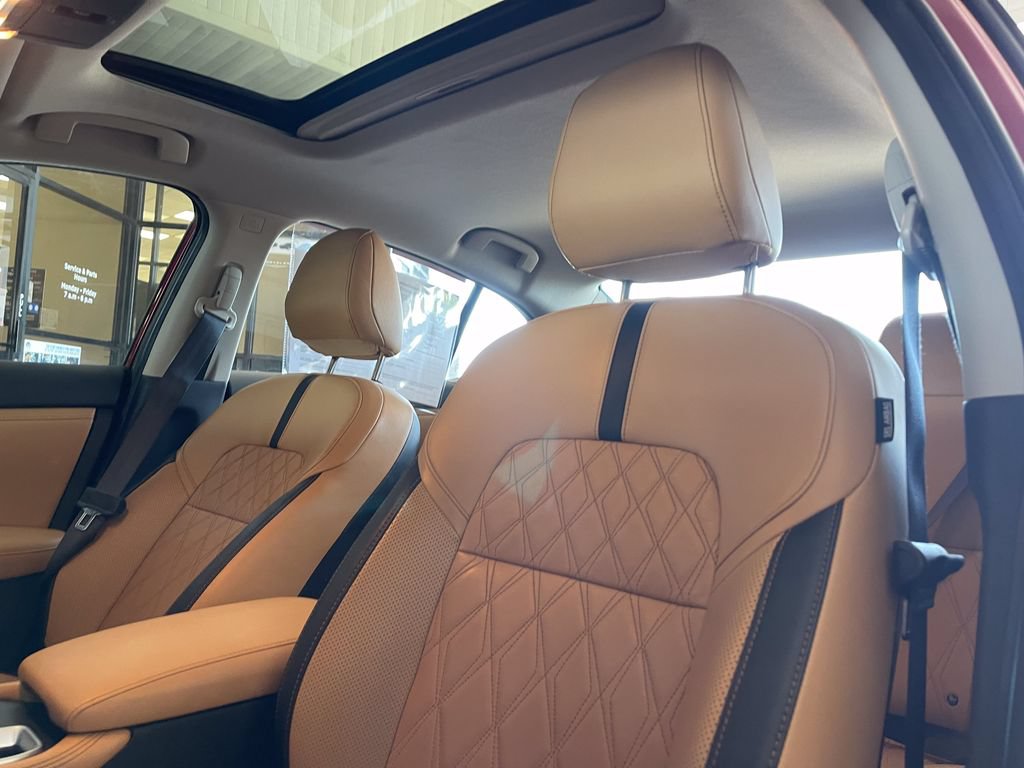 Used 2023 Nissan Sentra SV w/ SV Premium Package FWD image 9