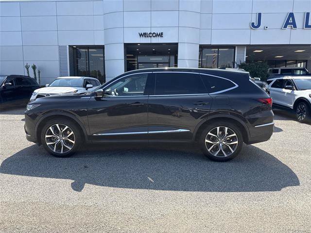 Used 2023 Acura MDX w/ Technology Package FWD image 2