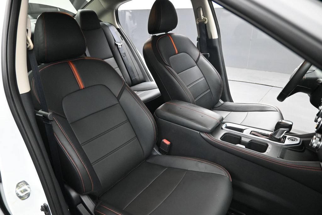 Certified 2024 Nissan Sentra SR w/ SR Premium Package FWD image 31