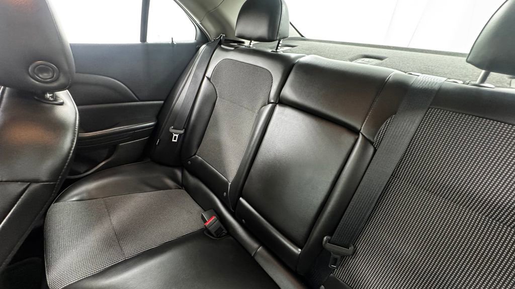 Used 2015 Chevrolet Malibu LT FWD image 14