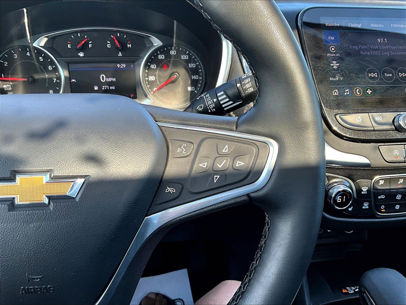Used 2023 Chevrolet Equinox Premier FWD image 12