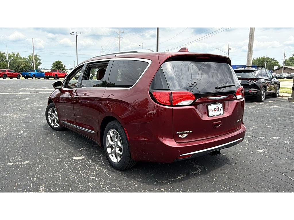 Used 2017 Chrysler Pacifica Limited w/ Advanced Safetytec Group FWD image 5