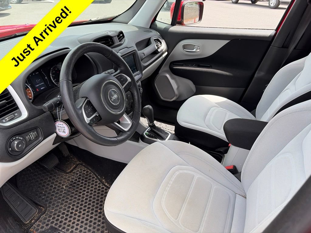 Used 2019 Jeep Renegade Latitude w/ Cold Weather Group AWD/4WD image 2