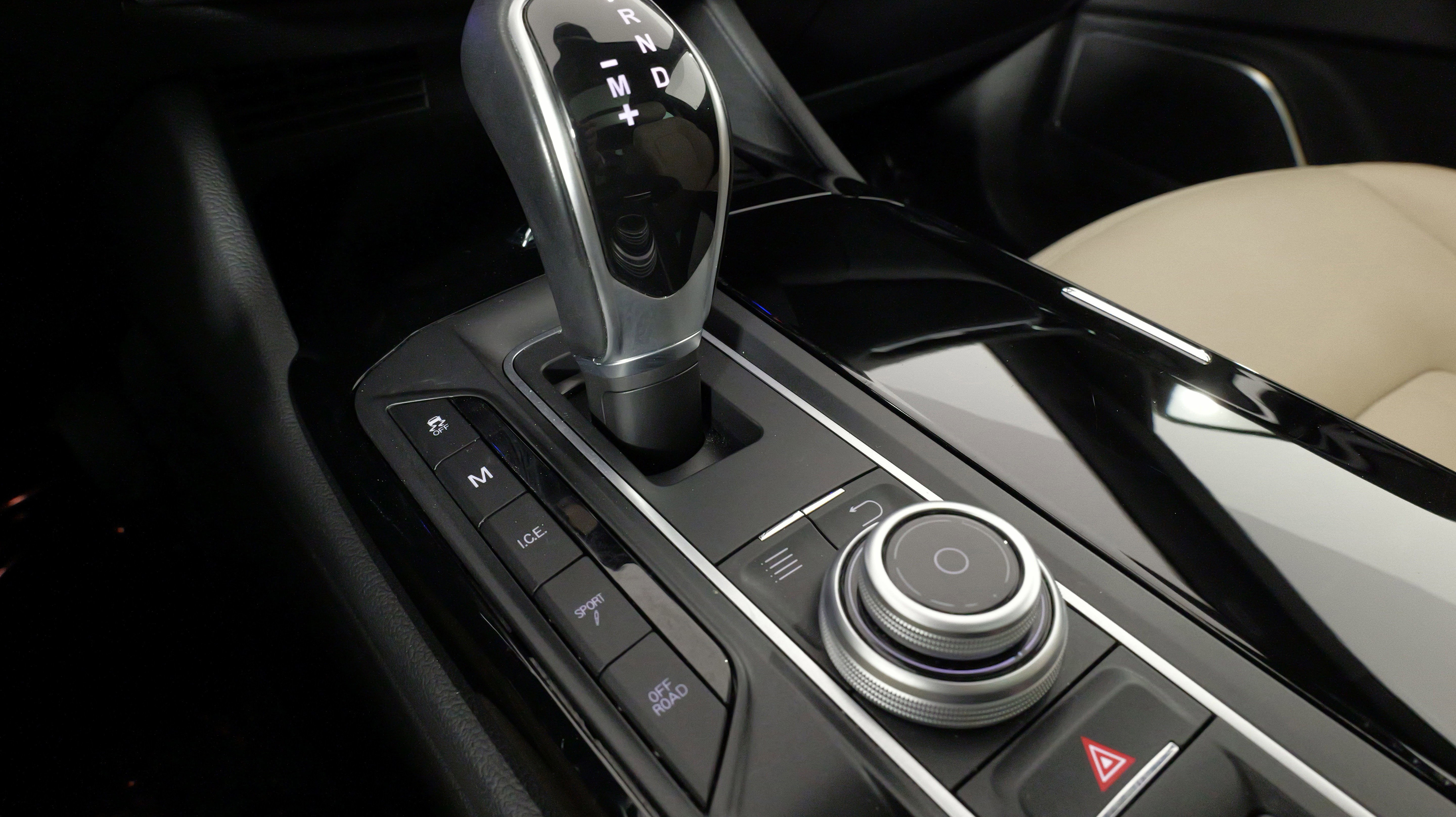 Used 2018 Maserati Levante image 57