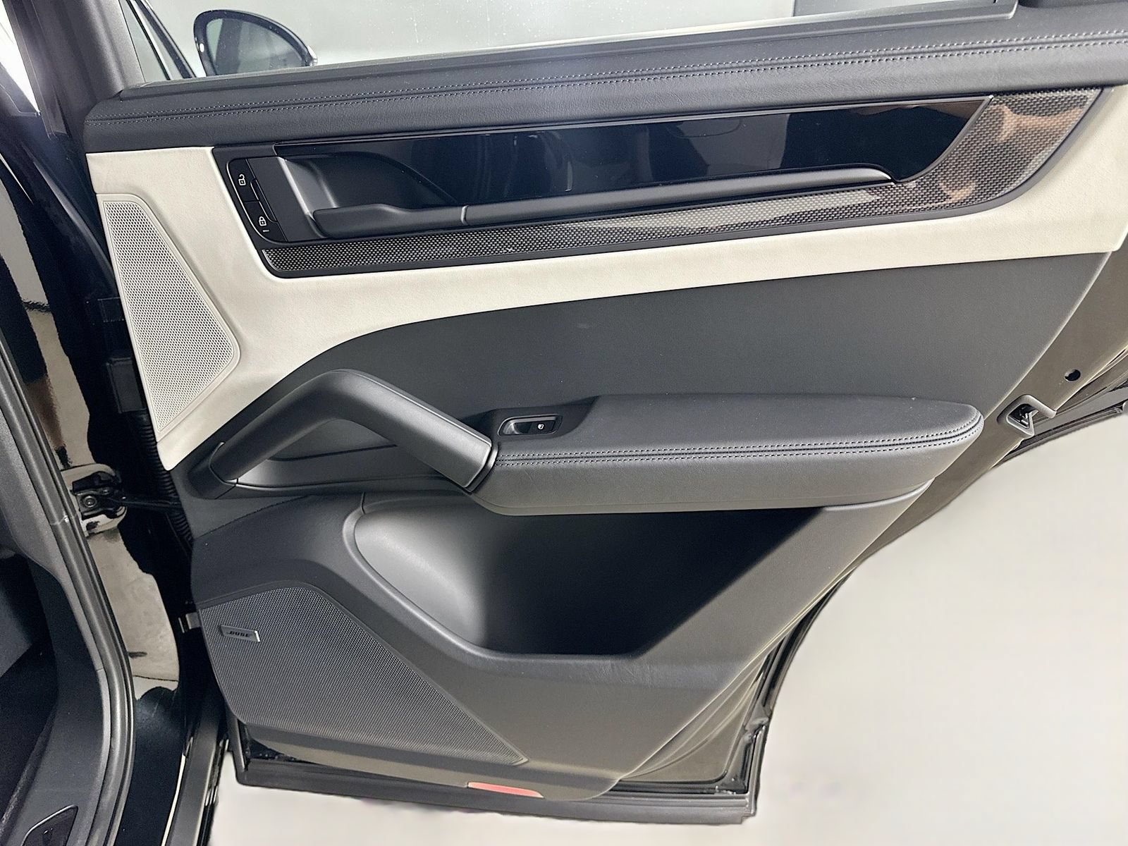 New 2026 Porsche Cayenne GTS AWD/4WD image 40