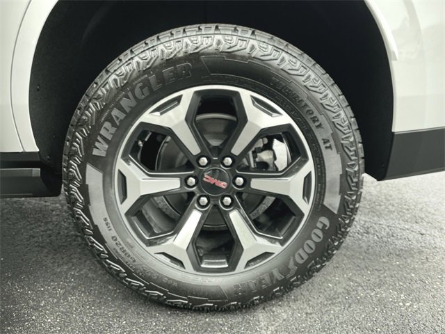 New 2026 GMC Yukon AT4 w/ AT4 Premium Plus Package image 34