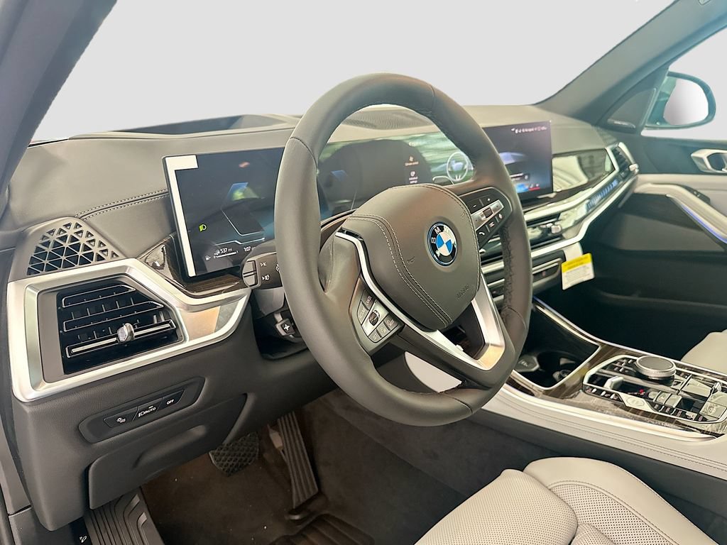 Used 2026 BMW X5 xDrive50e AWD/4WD image 9