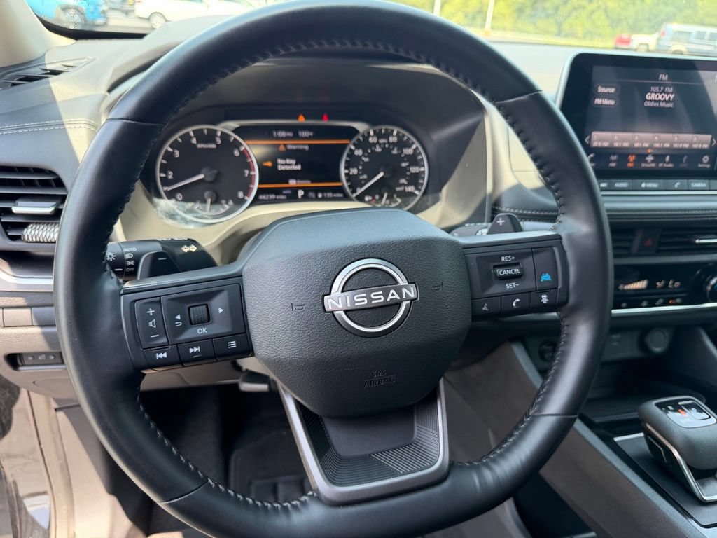 Used 2025 Nissan Rogue SV AWD/4WD image 7