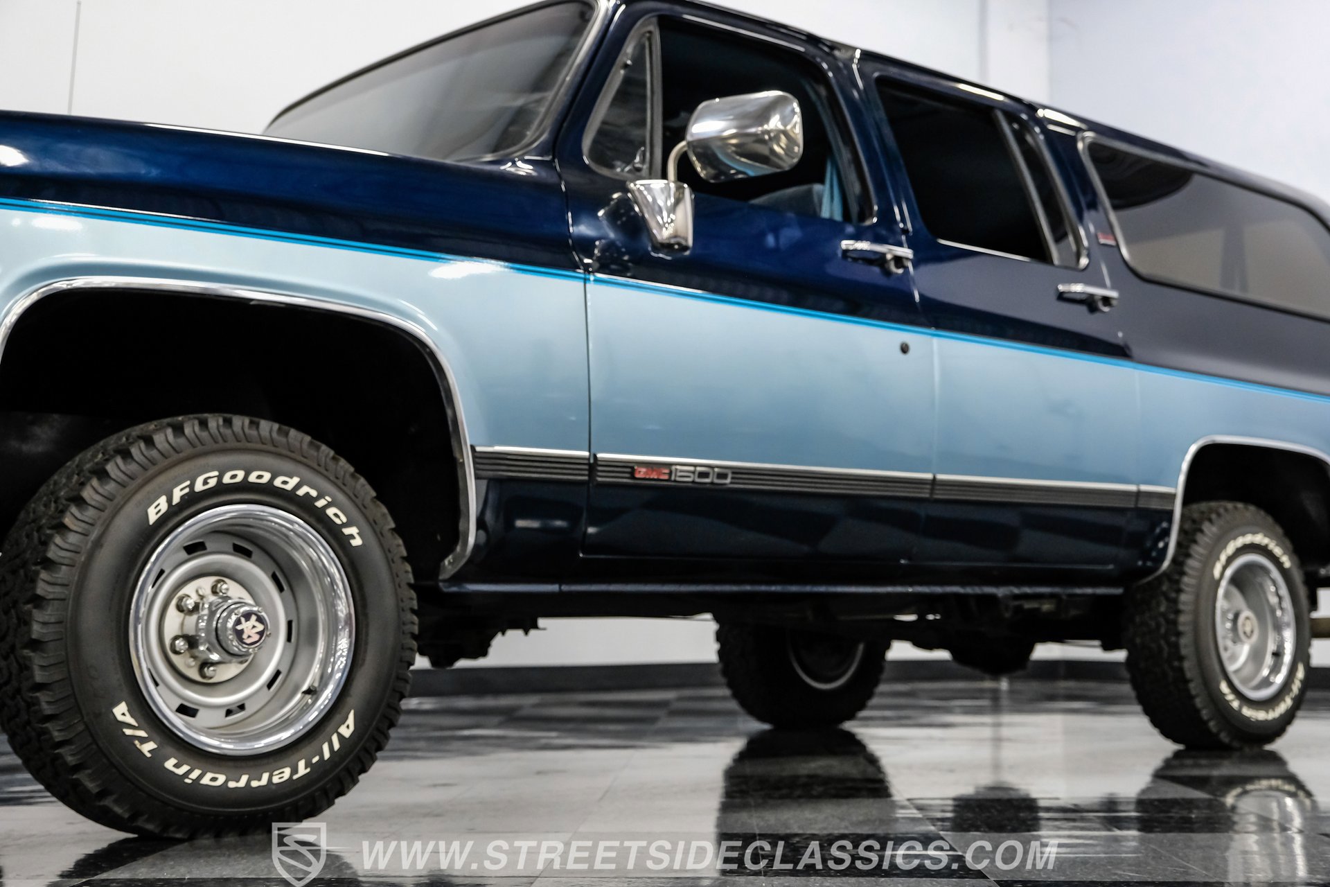 Used 1990 GMC Suburban 4WD image 21