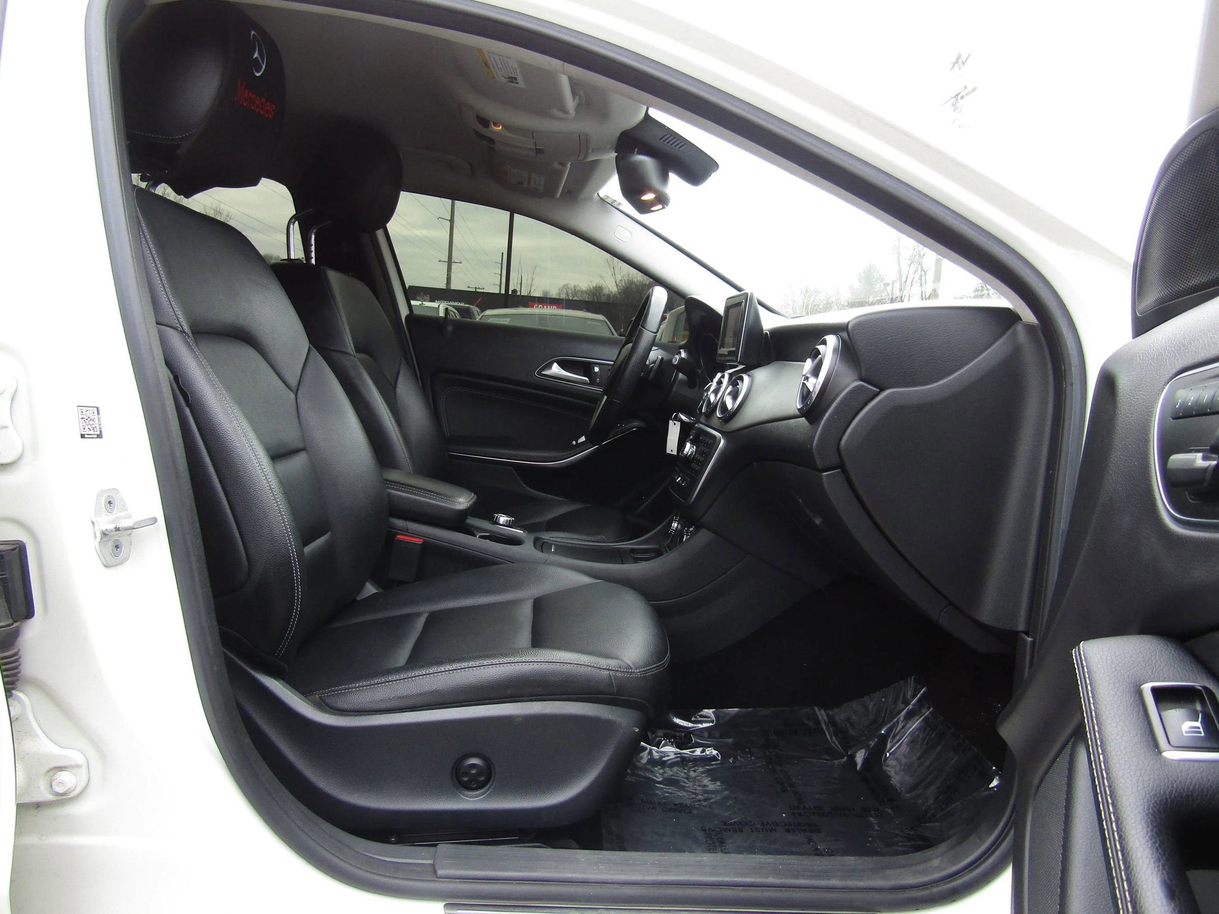 Used 2015 Mercedes-Benz GLA 250 4MATIC w/ Sport Package image 8