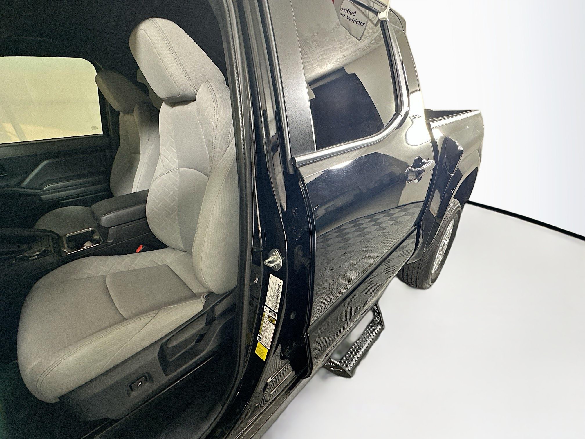 Certified 2024 Toyota Tacoma SR5 AWD/4WD image 12