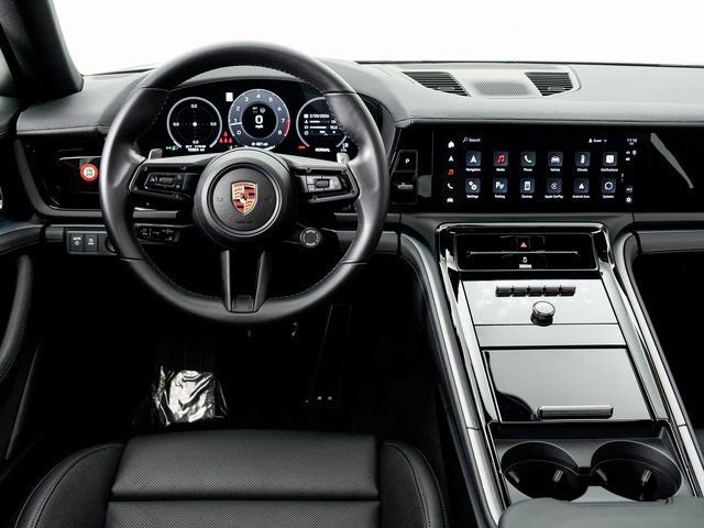 Certified 2025 Porsche Panamera 4 image 17