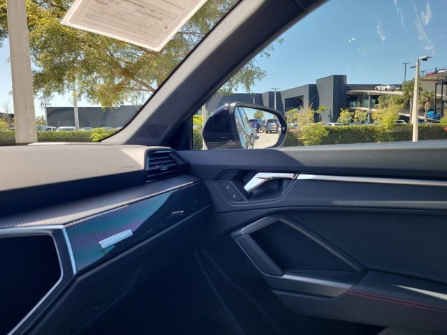 Certified 2025 Audi Q3 2.0T Premium Plus w/ Premium Plus Package image 28