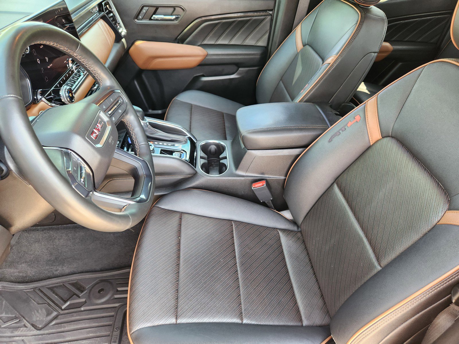 Used 2023 GMC Canyon AT4 w/ AT4 Premium Package image 10