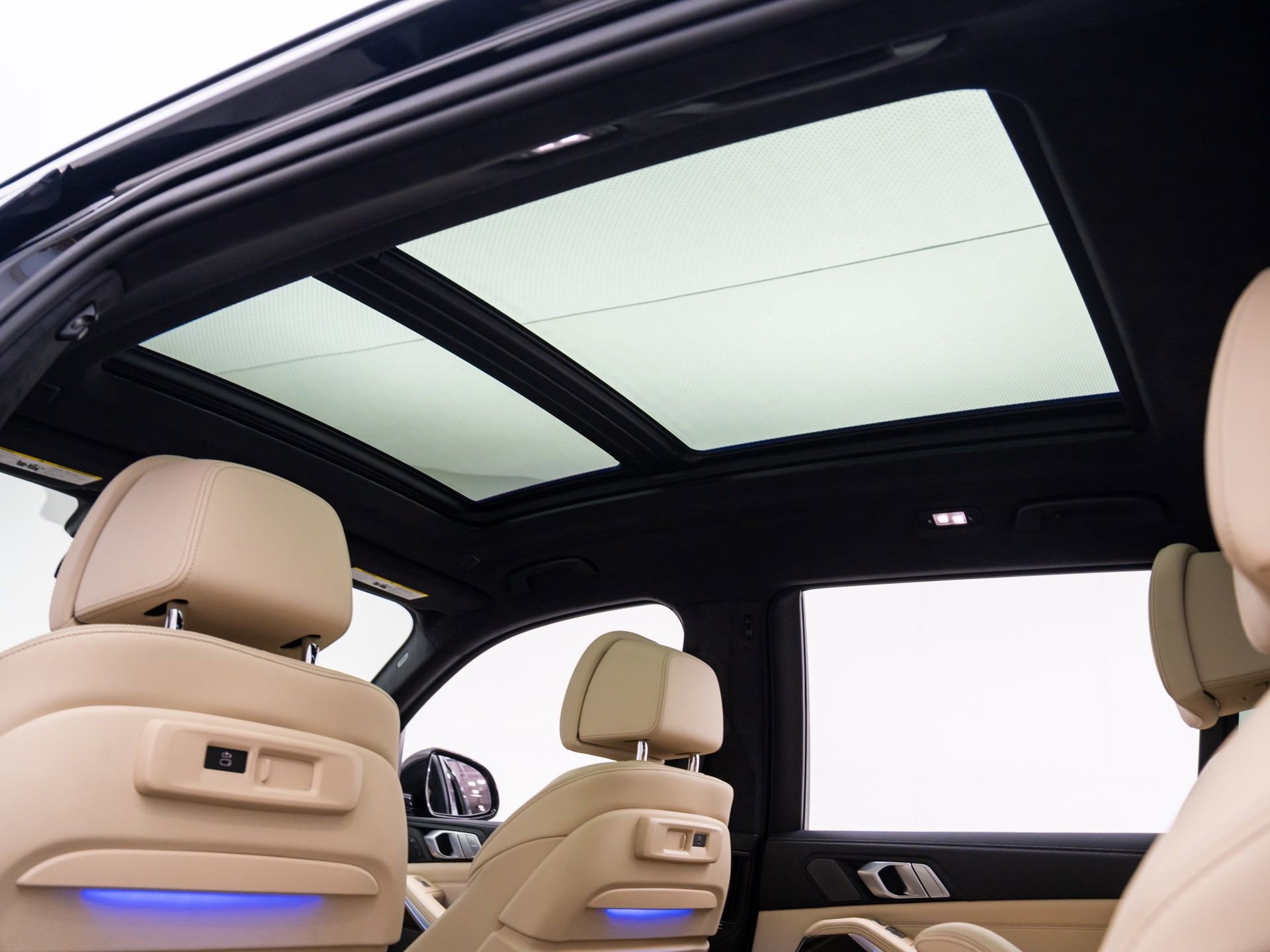 Used 2021 BMW X7 xDrive40i w/ M Sport Package image 18