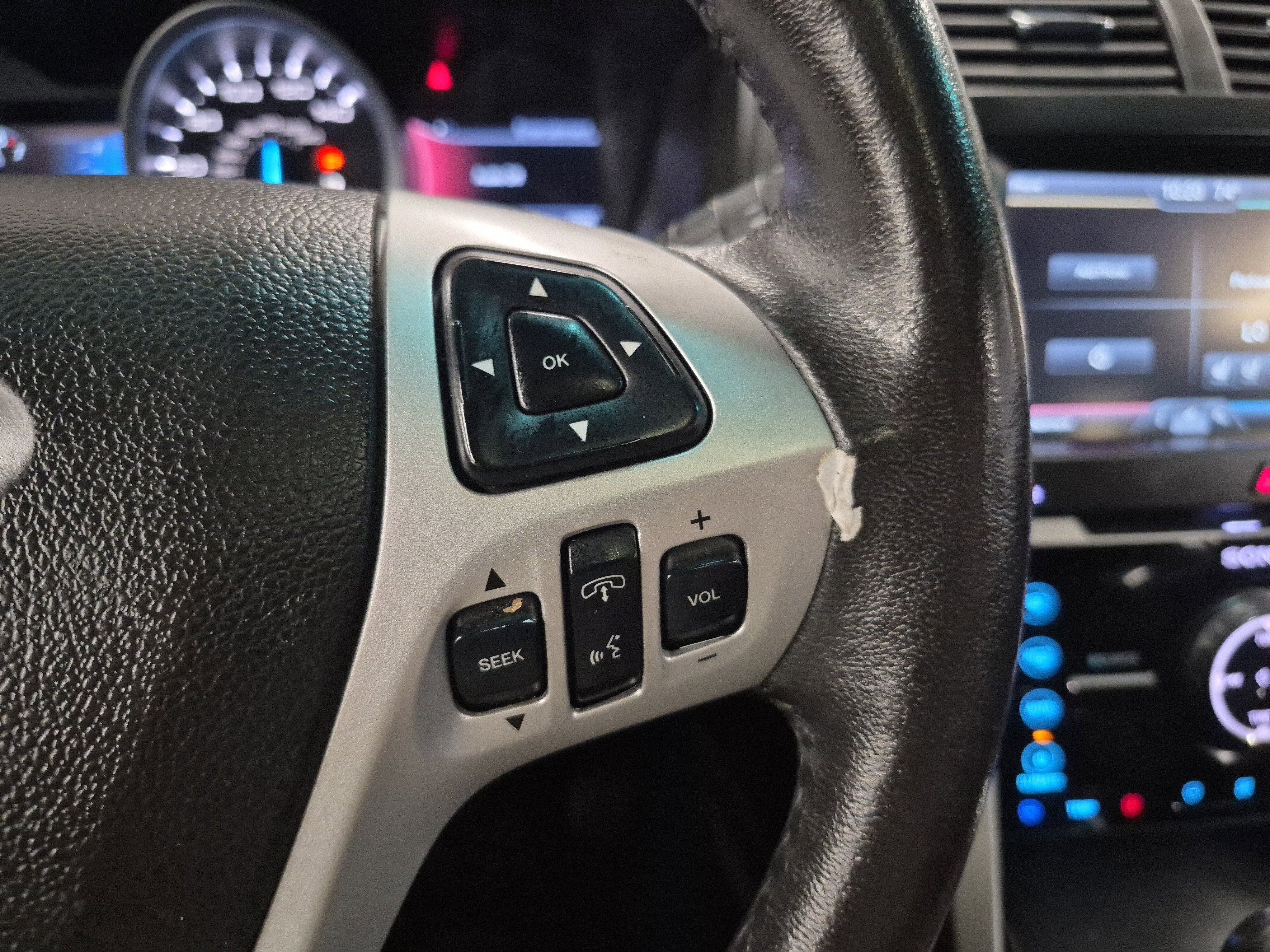 Used 2015 Ford Explorer Limited w/ Equipment Group 301A FWD image 27