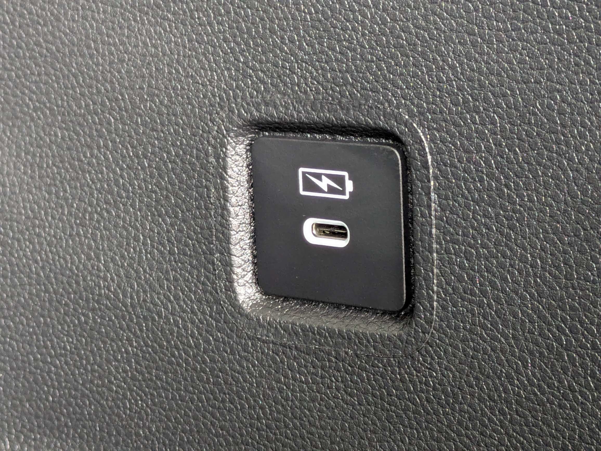 Used 2025 Honda Pilot Touring image 15