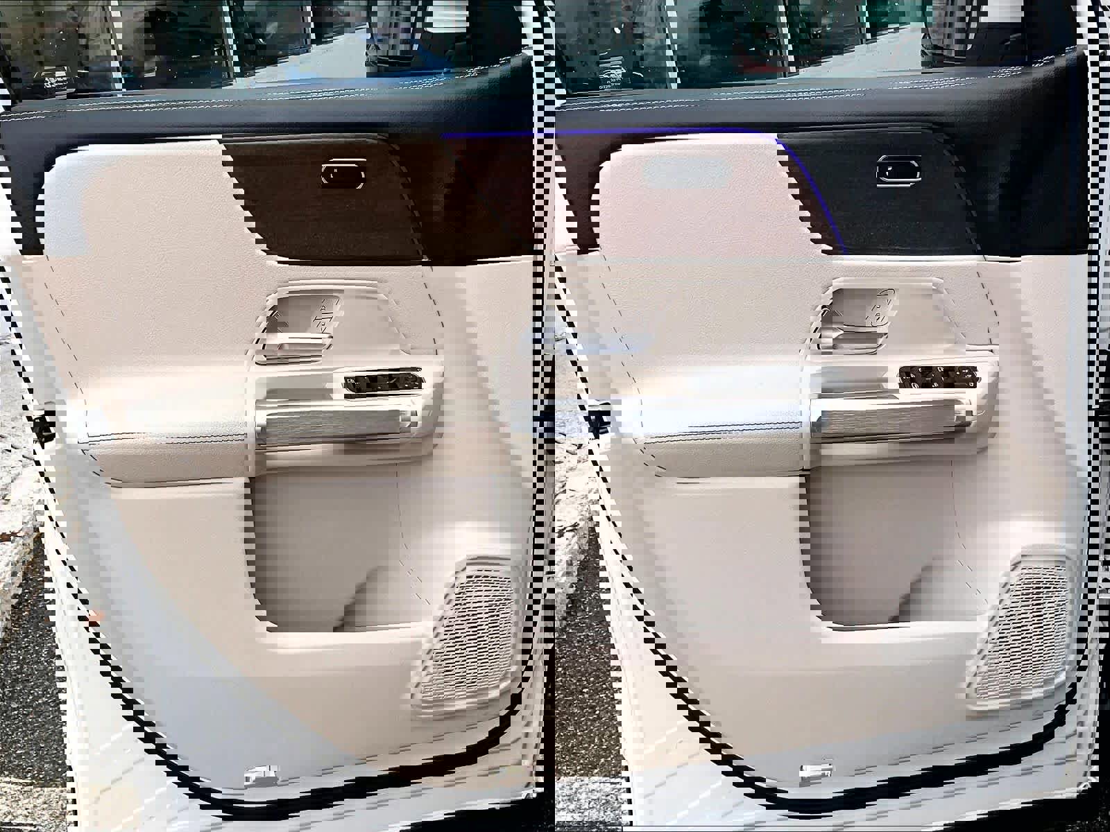 Used 2022 Mercedes-Benz GLB 250 4MATIC image 9